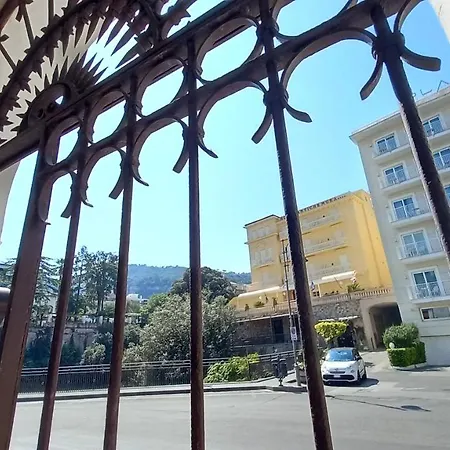La Magnolia Sorrento - City Centre Hotel-3